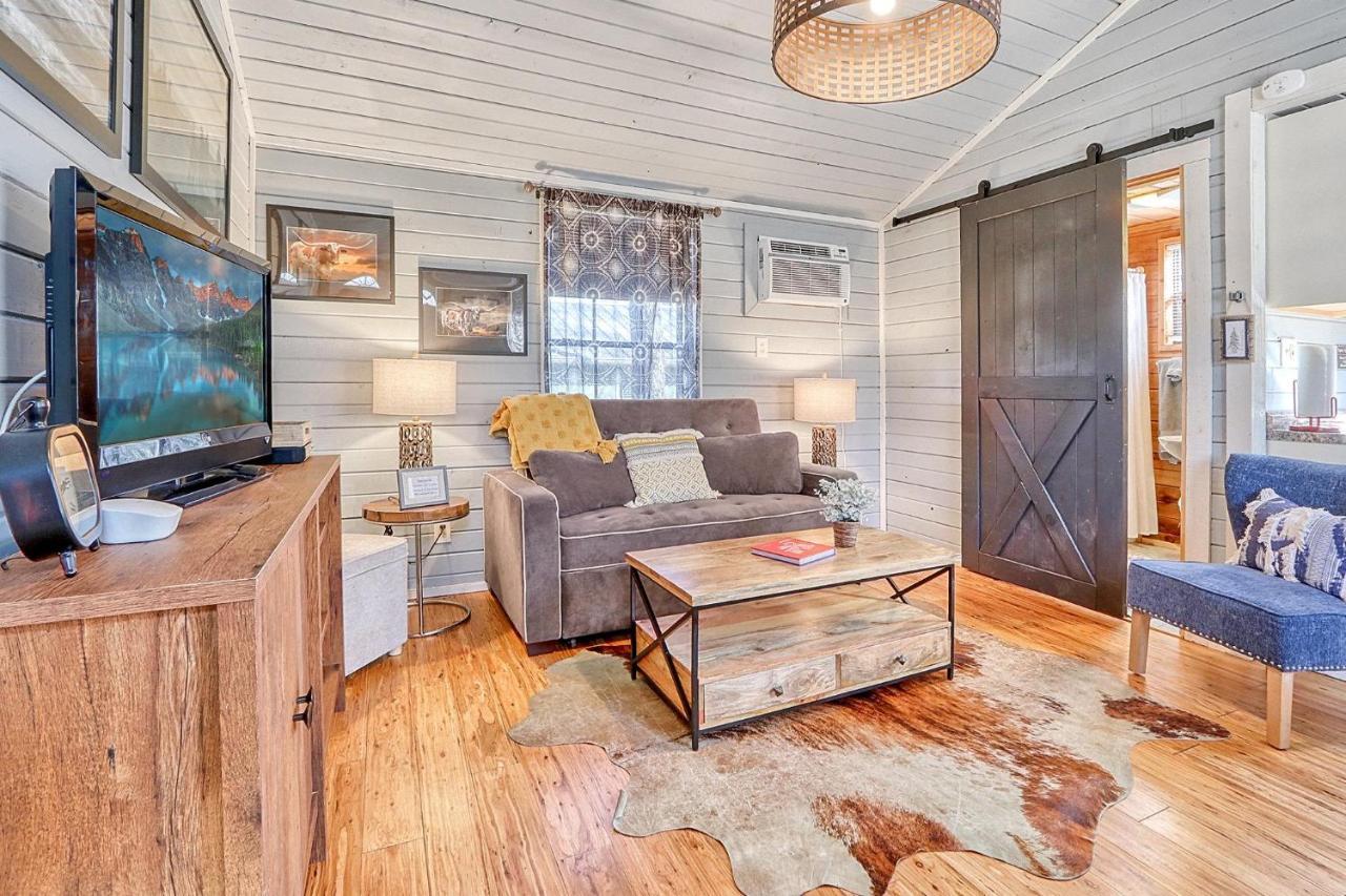Creekside Cabins - The Texan Wimberley Exterior foto